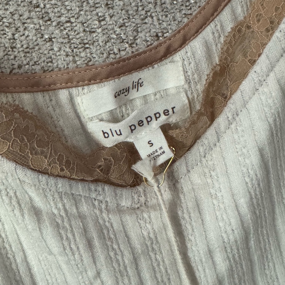 BLU PEPPER tank- size Small. NWT. - Picture 3 of 3